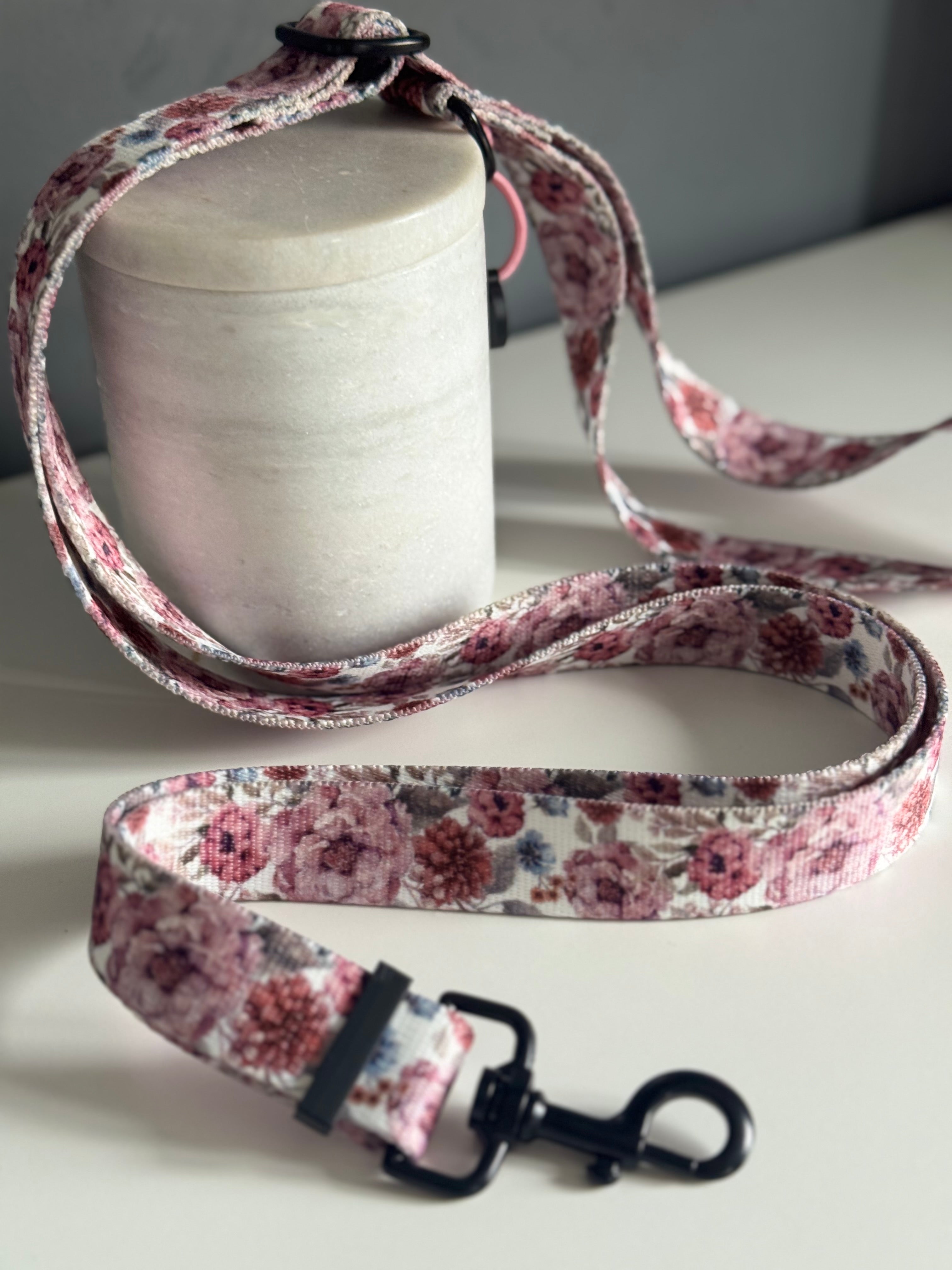 ReadyForAdjust | Adjustable leash | Meadow