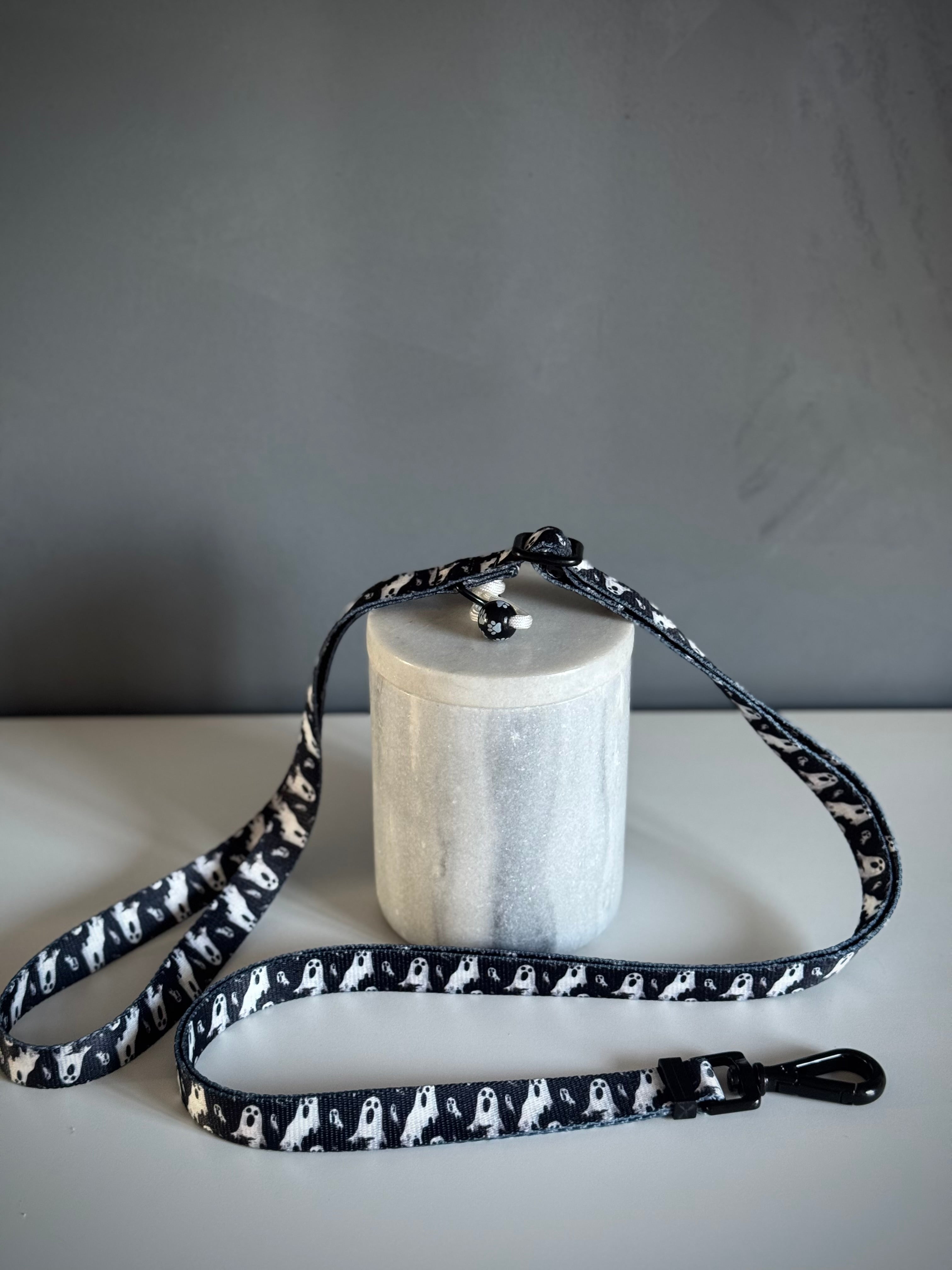 ReadyForAdjust | Adjustable leash | Ghost