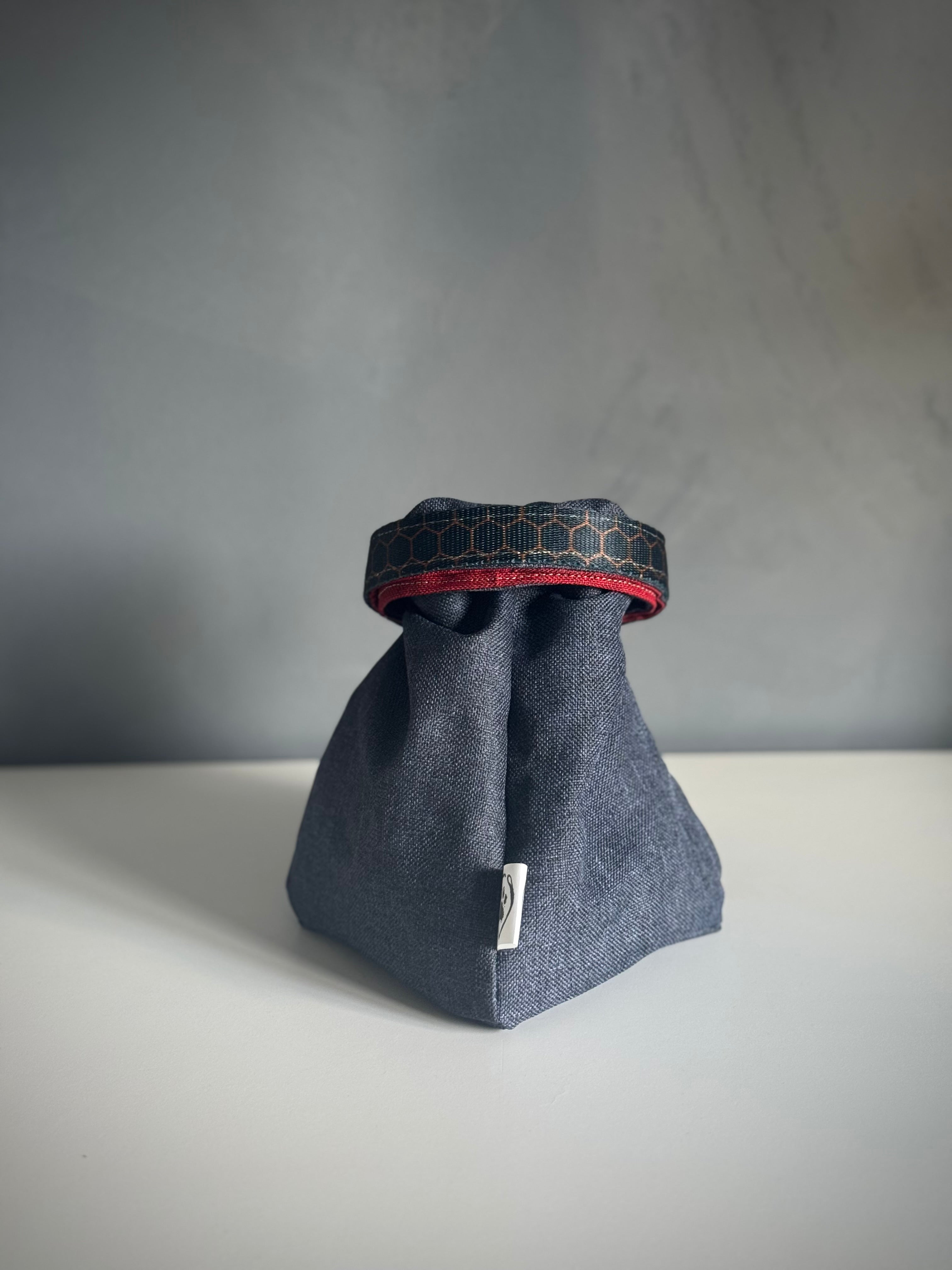 ReadyForSnack&Sniff | Navy/Red