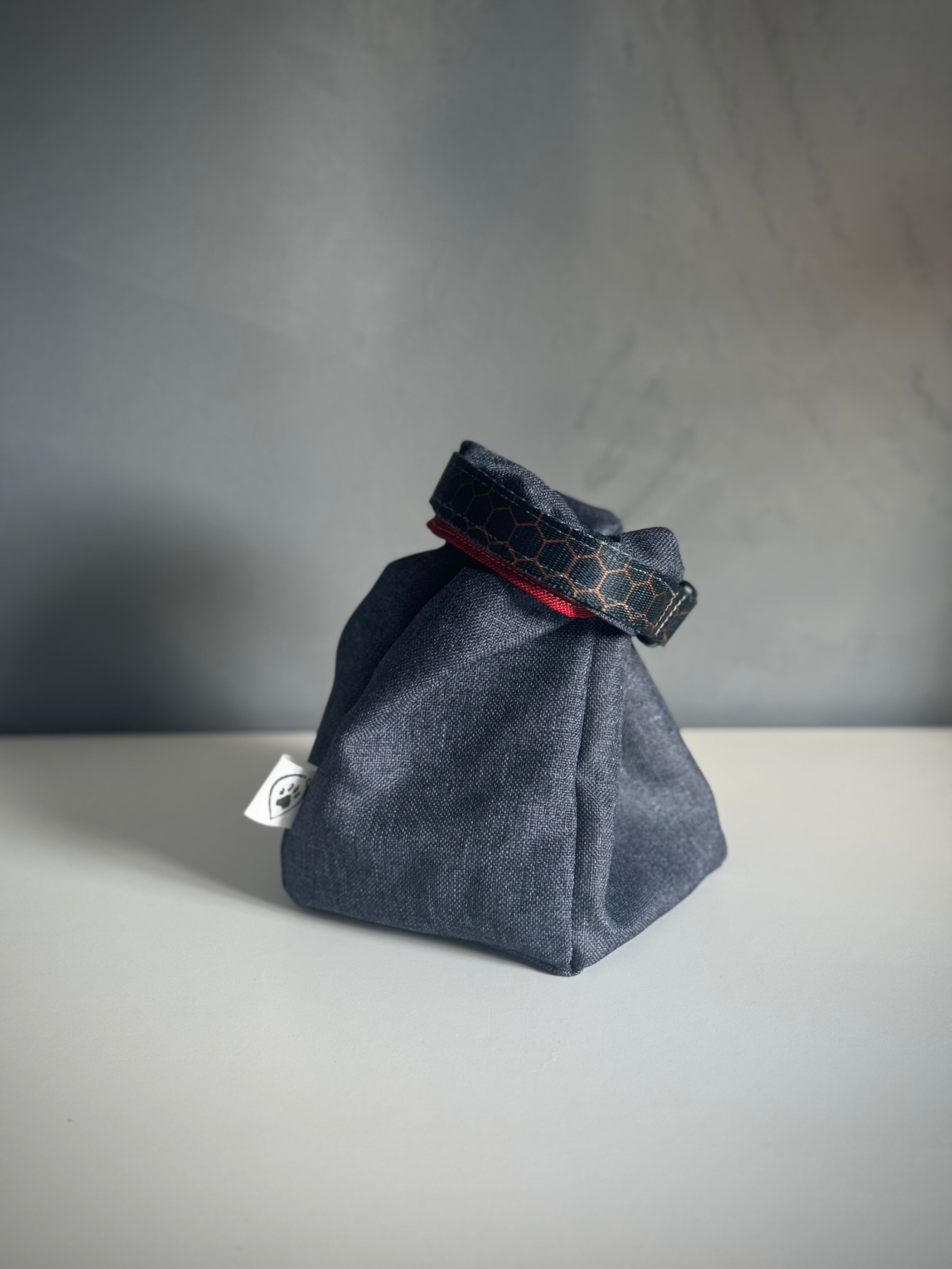 ReadyForSnack&Sniff | Navy/Red