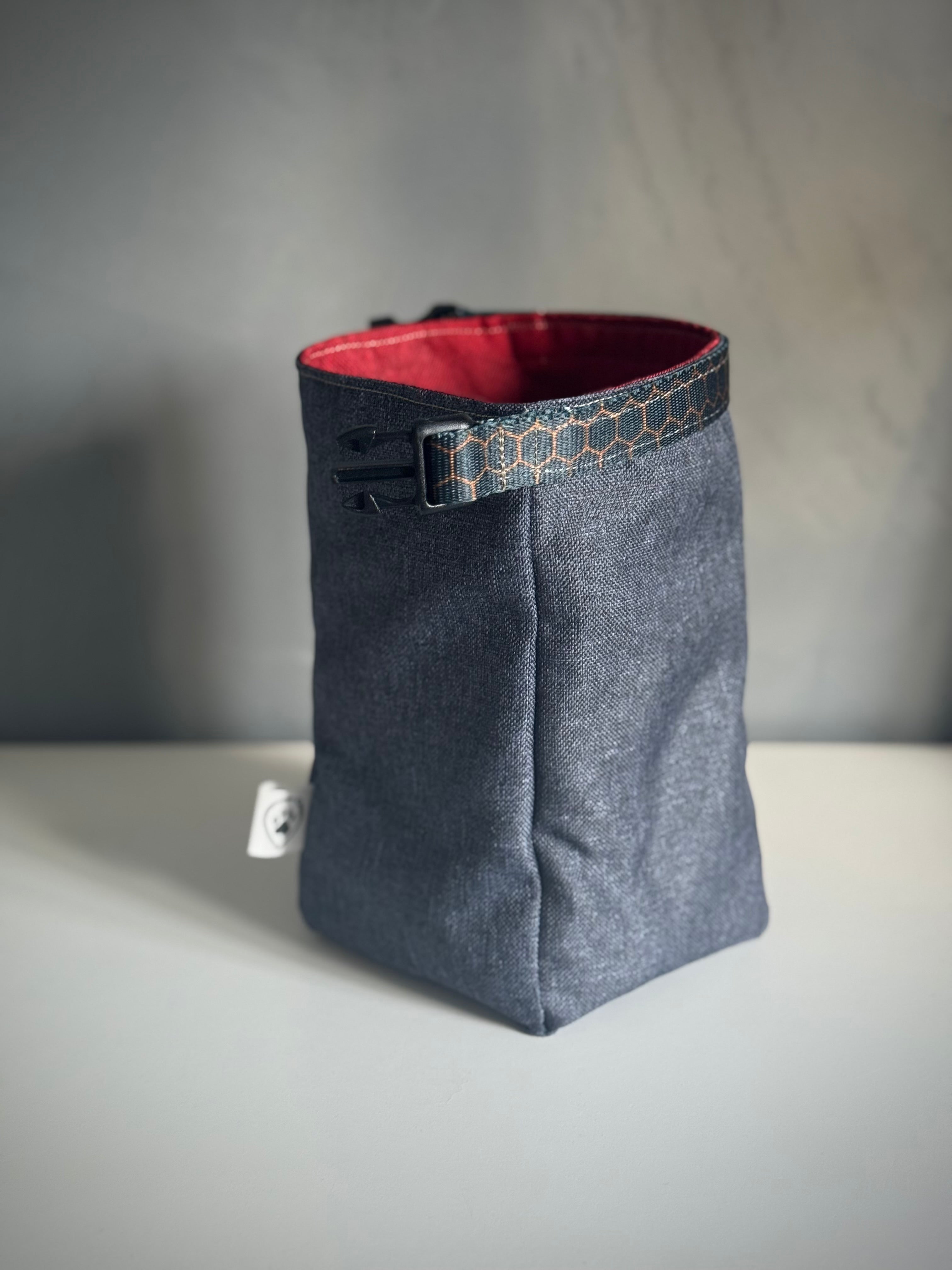 ReadyForSnack&Sniff | Navy/Red