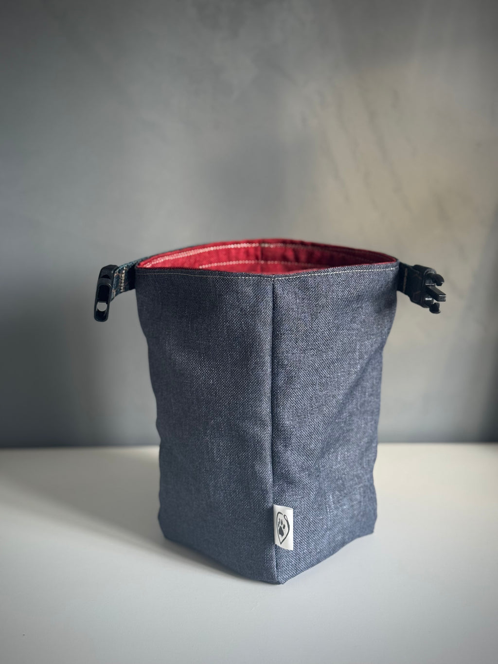 ReadyForSnack&Sniff | Navy/Red