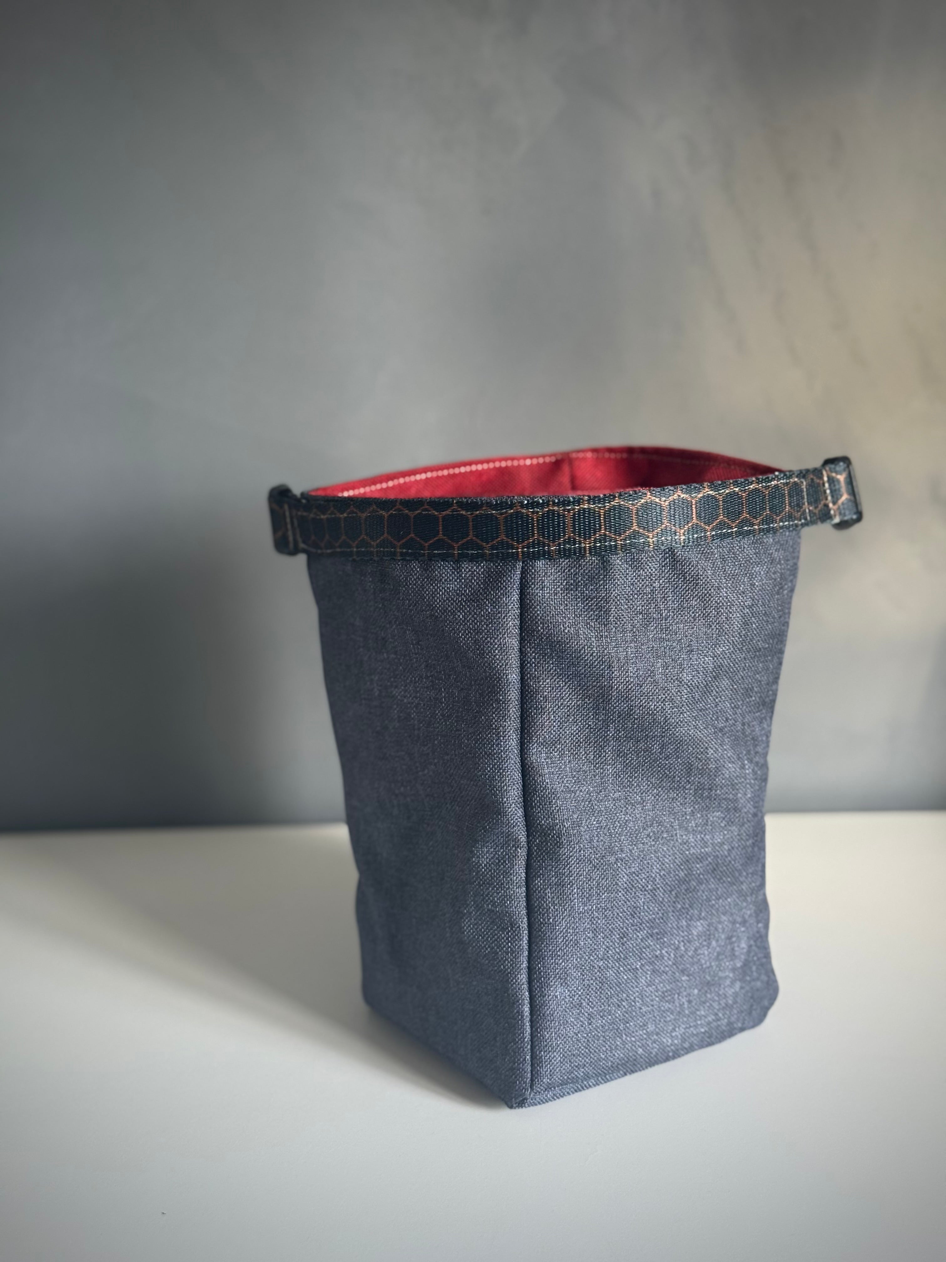 ReadyForSnack&Sniff | Navy/Red