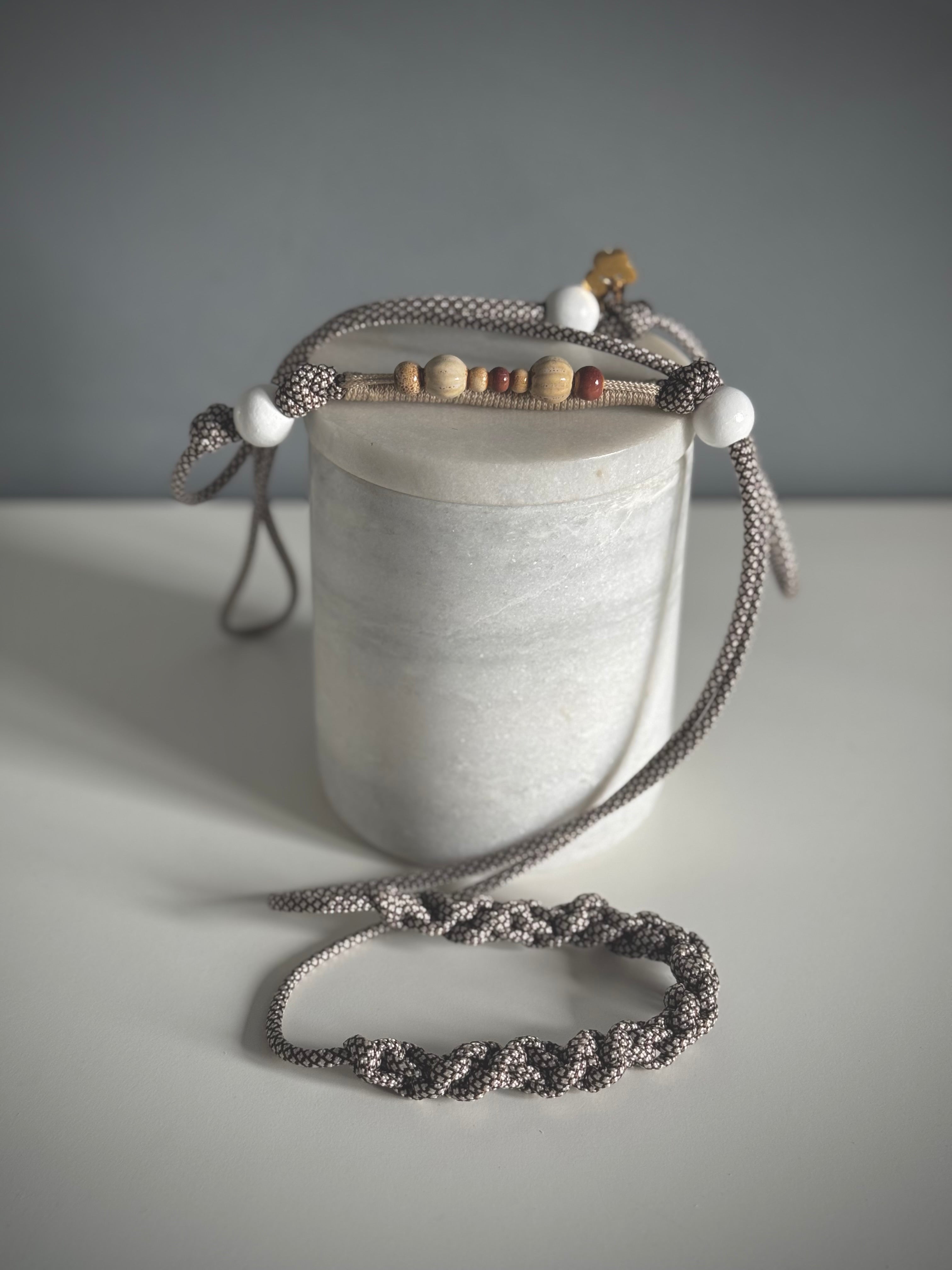 ReadyForShow | Beige/Brown