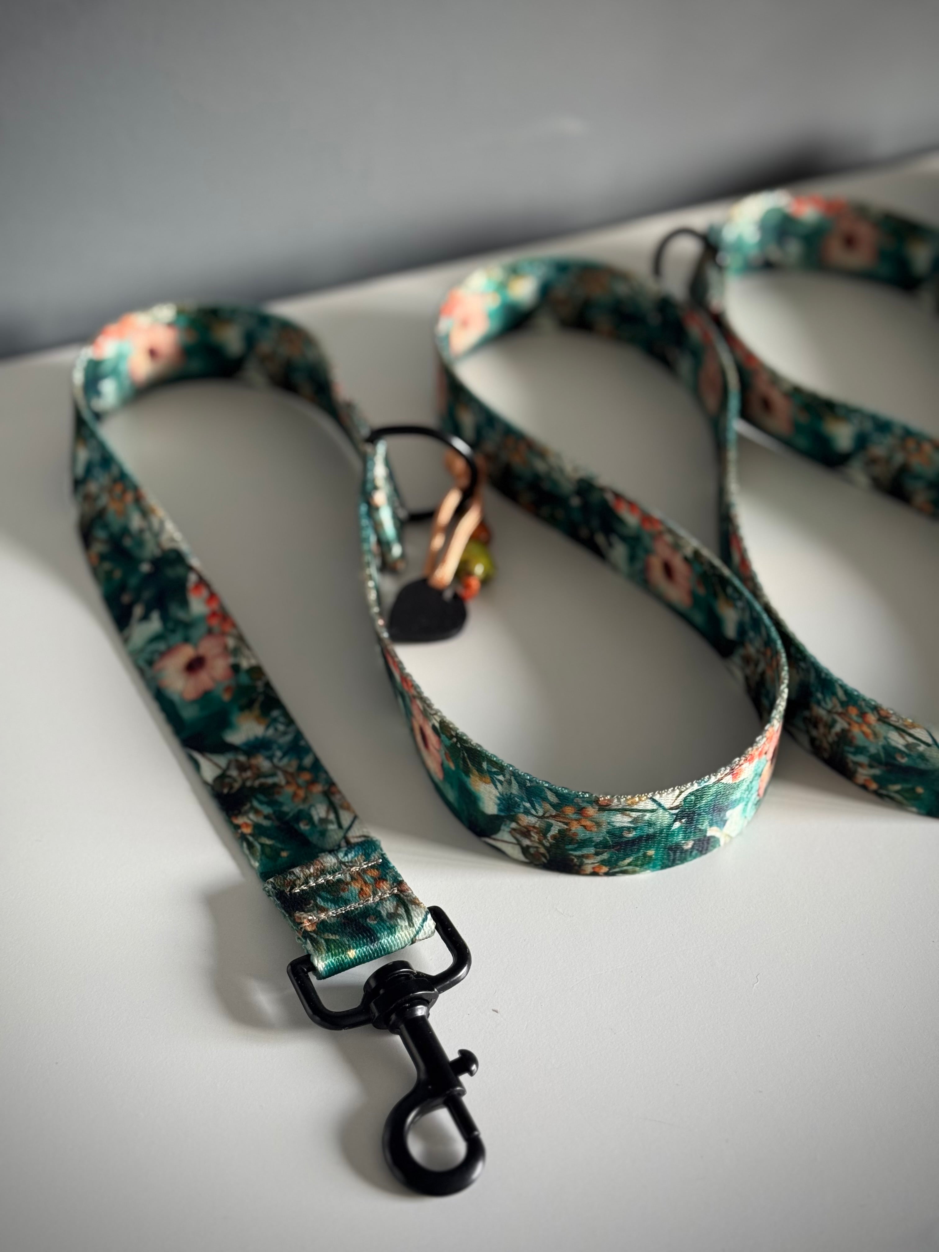 ReadyFor3 | Multifunctional  Leash | Green Meadow