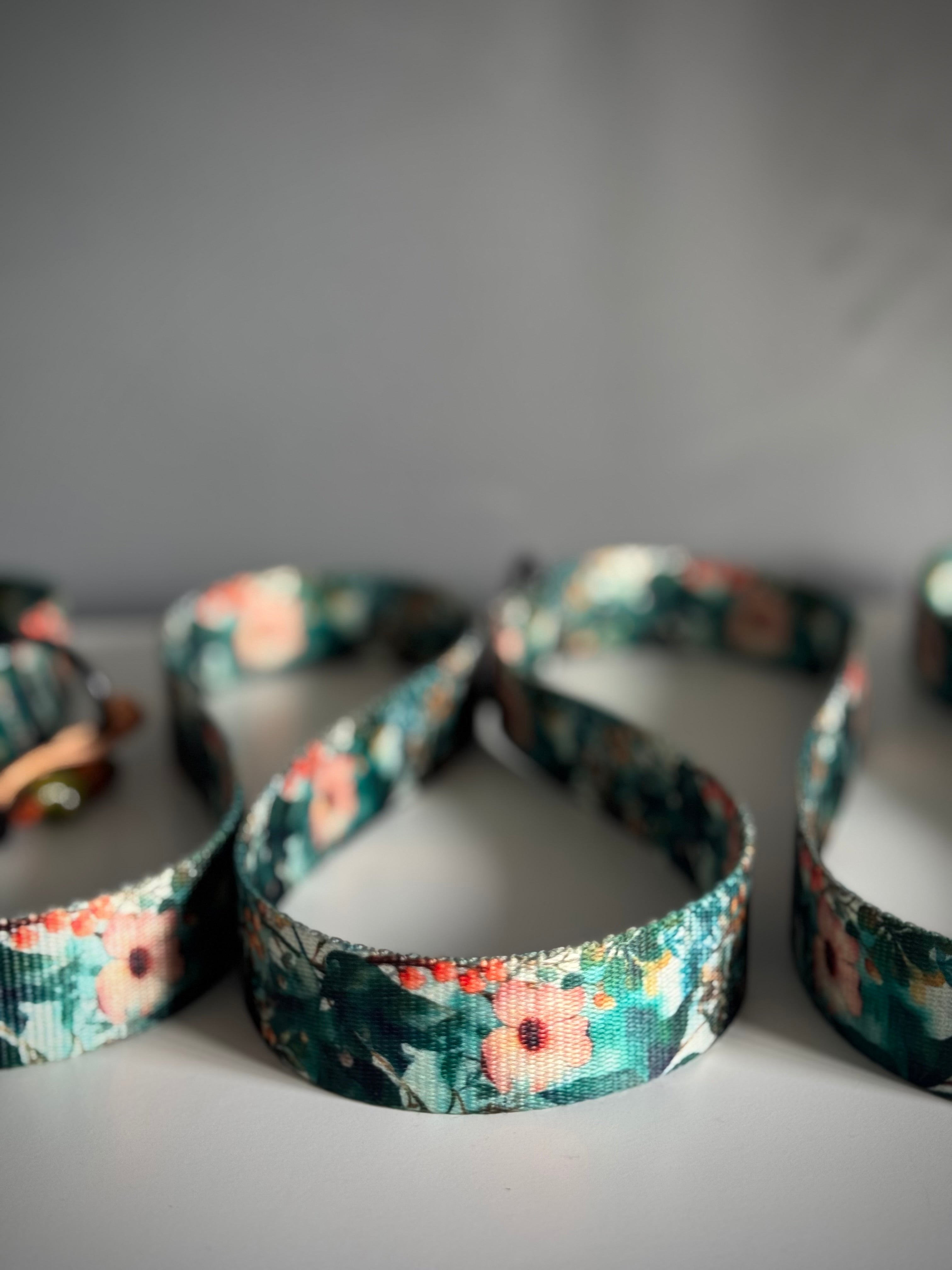 ReadyFor3 | Multifunctional  Leash | Green Meadow