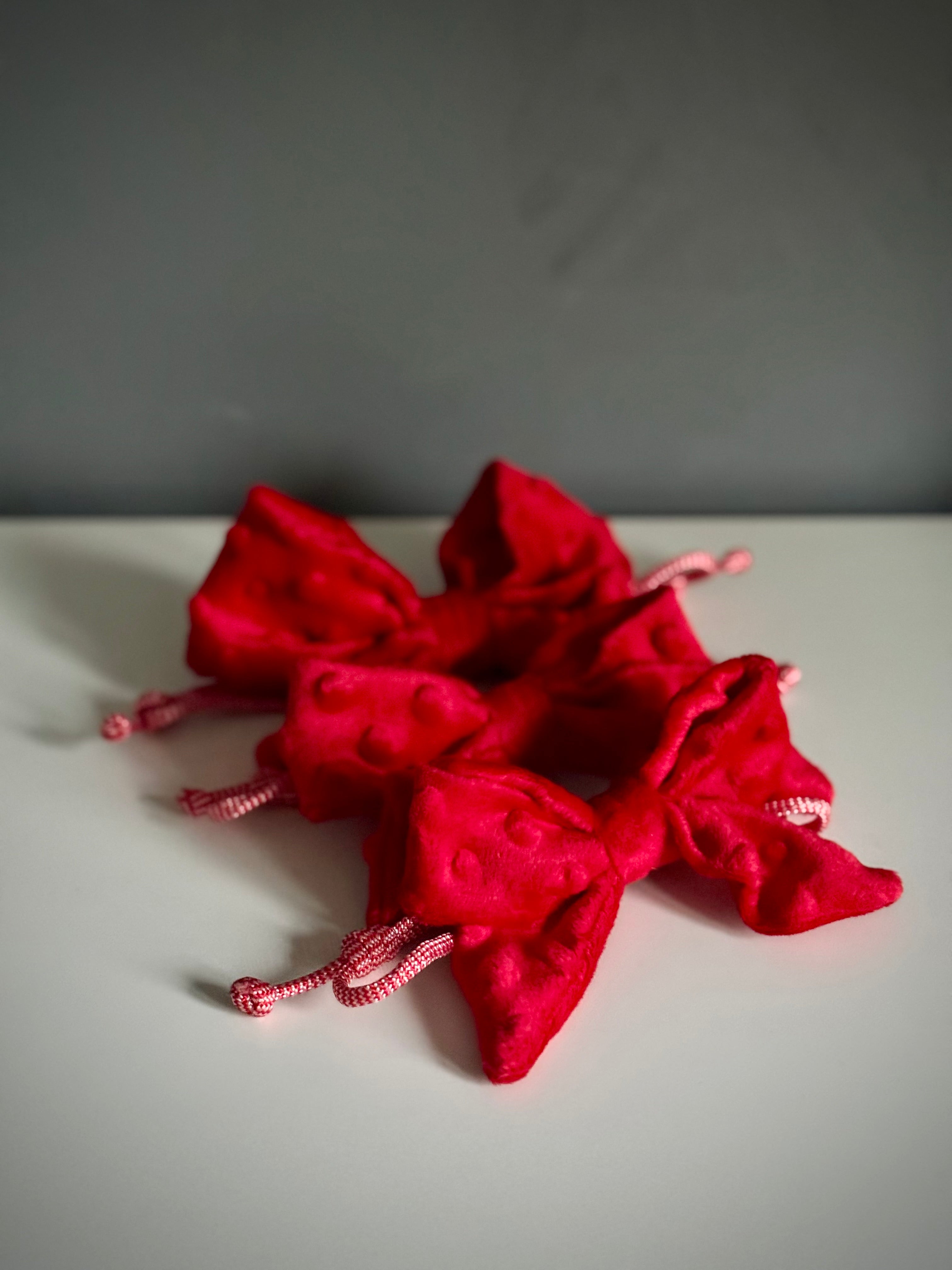 ReadyForBowTie | Dot Red