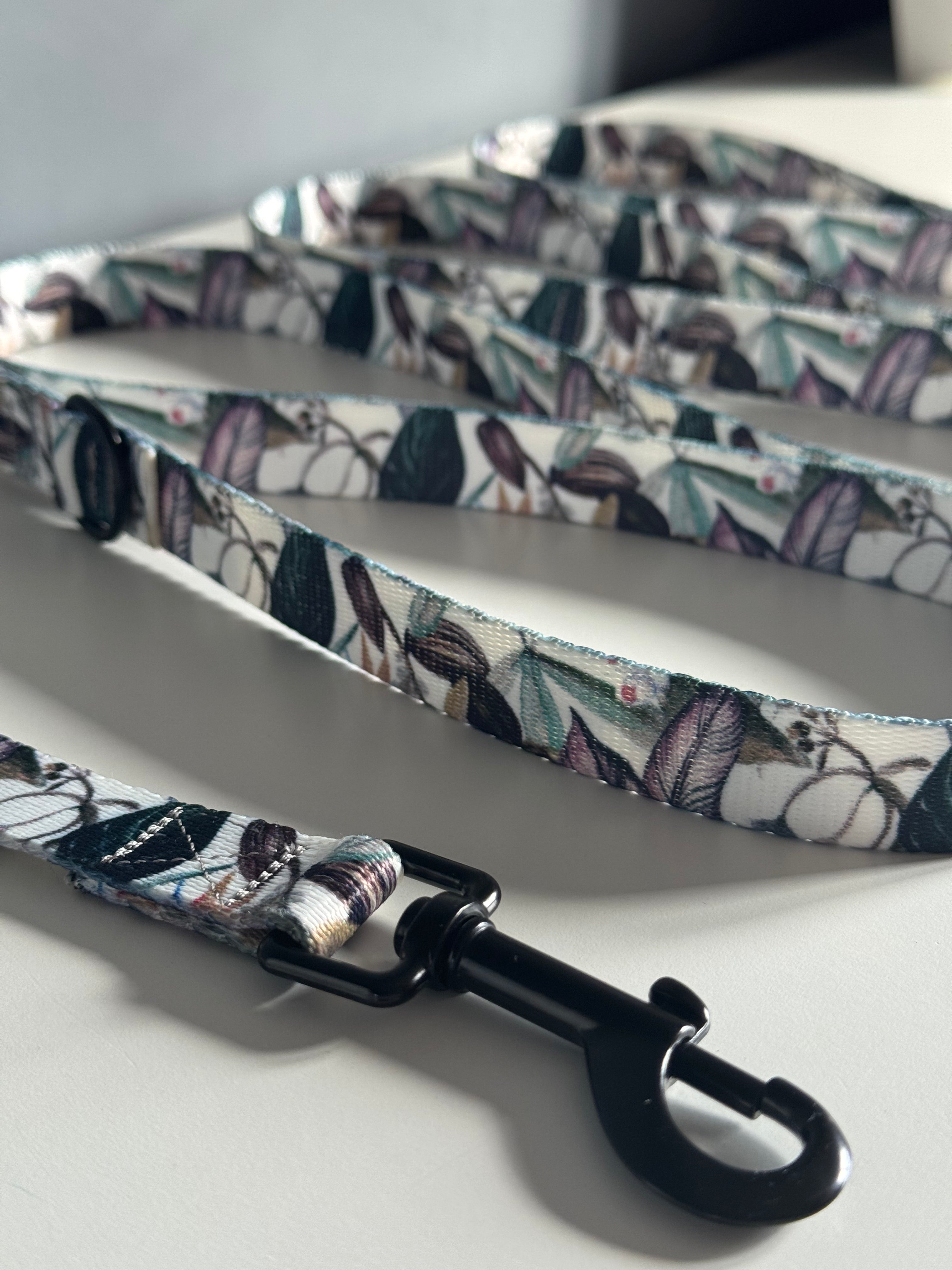 ReadyFor3 | Multifunctional Leash | Banana Tree