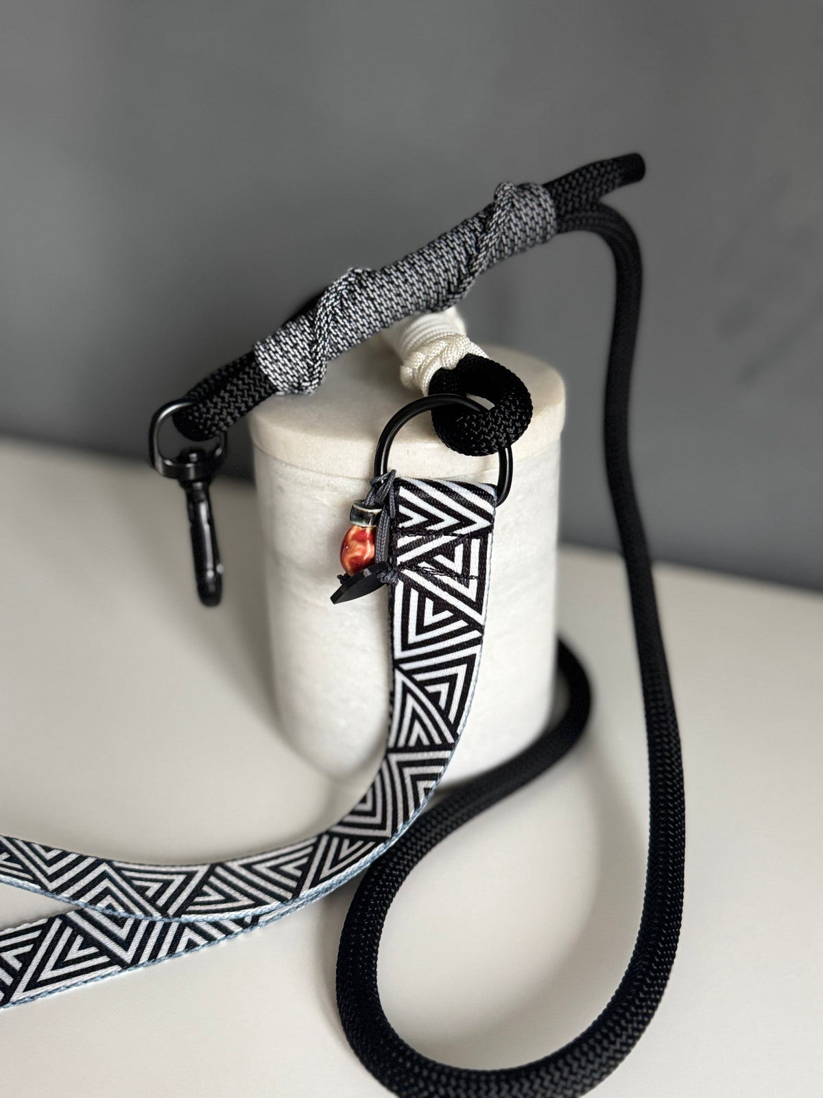 ReadyForFusion | Reflective Leash | Rope10 | Black&White