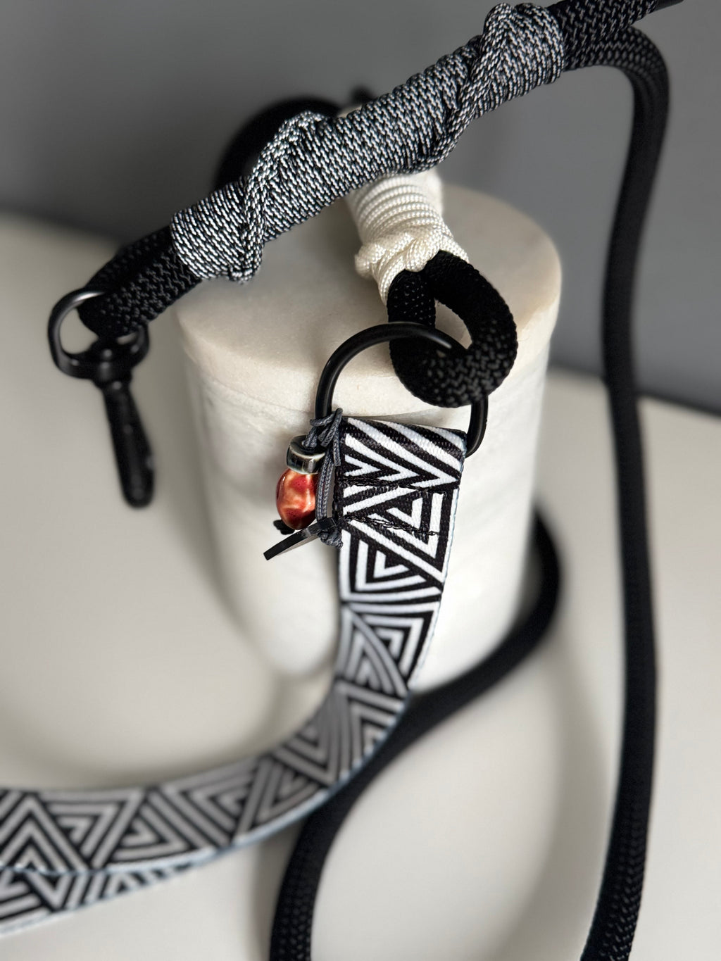 ReadyForFusion | Reflective Leash | Rope10 | Black&White